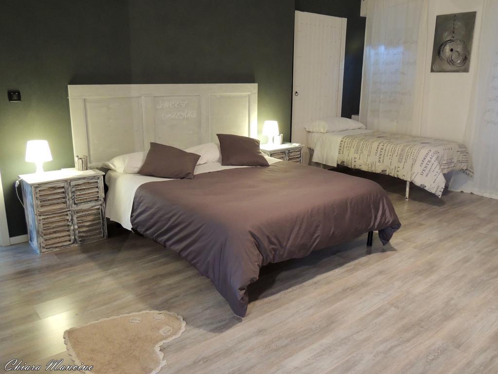 La Casa Del Colonnello Hotel Vercelli Kültér fotó
